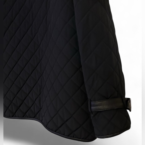 Coach Black Nylon Quilted Signature Snap, Leather Trim Jacket
Women’s Sz Sm - Picture 6 of 10